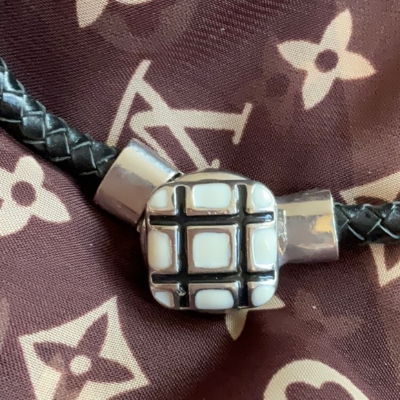 BLACK LEATHER NECKLACE WITH 2 DIFFERENT CHARMS - Picture 3 of 3